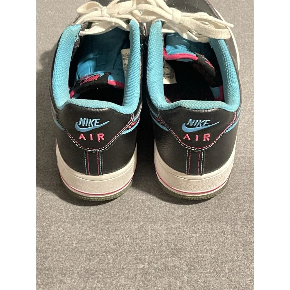 Nike size stand